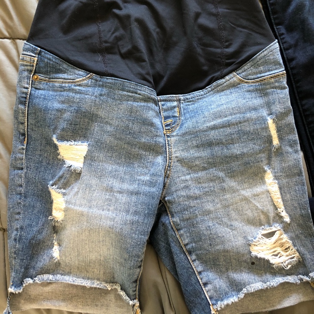 Maternity jeans shorts size 6